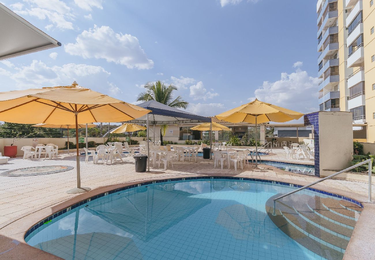 Apartamento em Caldas Novas - Apto Pet friendly c Piscina e Garagem no Turista 1