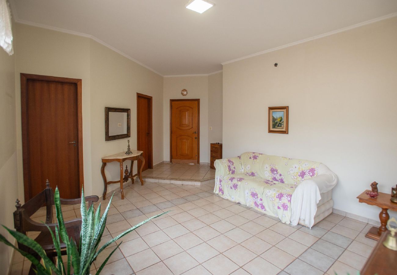 Casa em Ribeirão Preto - Casa com 3 quartos e Ar Condicionado em Ribeirânia