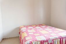 Casa em Colina - Casa com Piscina e Churrasqueira no Jd. Universal