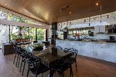 Casa de Campo em Trindade - Chácara com Piscina, Hidro e Lago em Trindade - GO