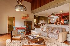 Casa em Campos do Jordão - Casa com Lareira, Hidro e BBQ no Horto Florestal
