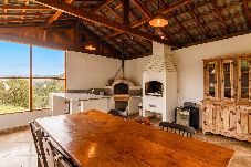 Casa em Campos do Jordão - Casa com Lareira, Hidro e BBQ no Horto Florestal