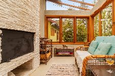 Casa em Campos do Jordão - Casa com Lareira, Hidro e BBQ no Horto Florestal