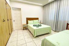 Apartamento em Salvador - Apto c Varanda e Vaga próx. a Praia Porto da Barra
