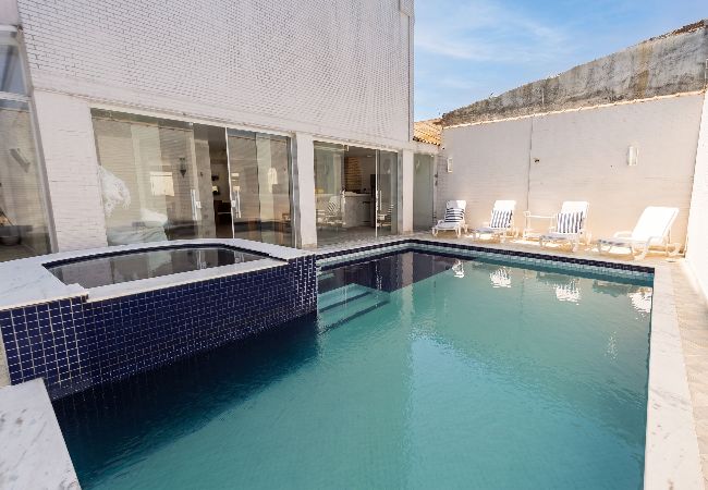 Casa em Guarujá - Casa com Piscina e Jacuzzi a 300m Praia da Enseada