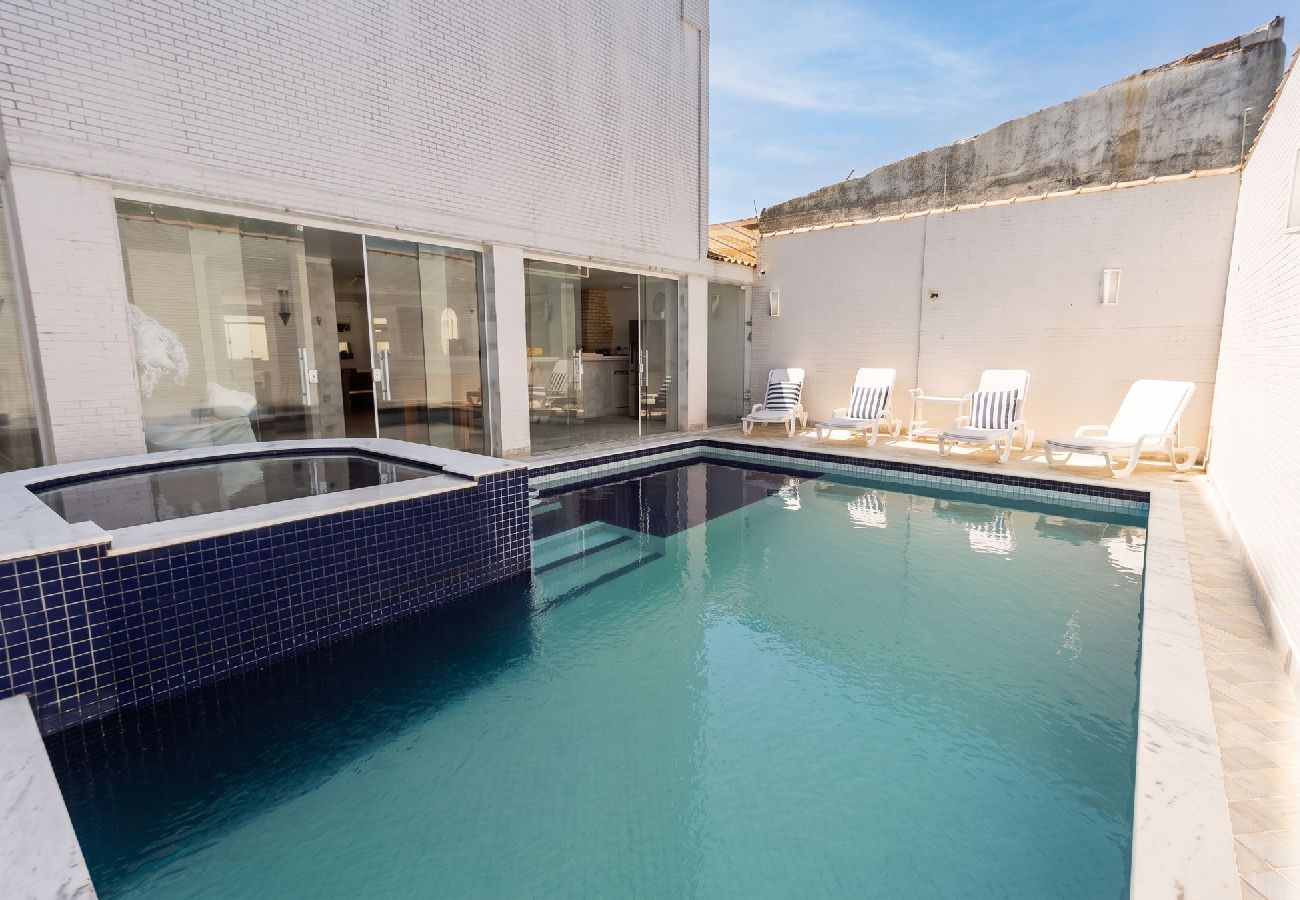 Casa em Guarujá - Casa com Piscina e Jacuzzi a 300m Praia da Enseada