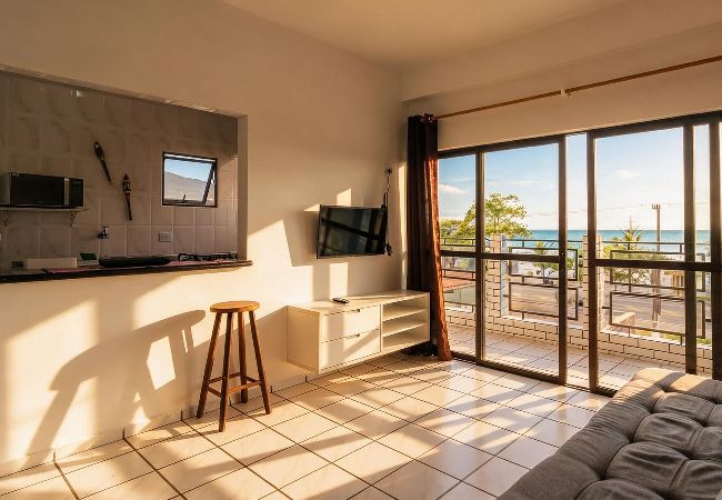 Apartamento em Ubatuba - Apto Beira-Mar com Vaga e Vista na Praia Grande