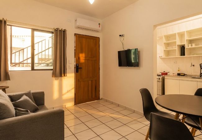 Apartamento em Ubatuba - Apartamento Beira-Mar com Garagem na Praia Grande