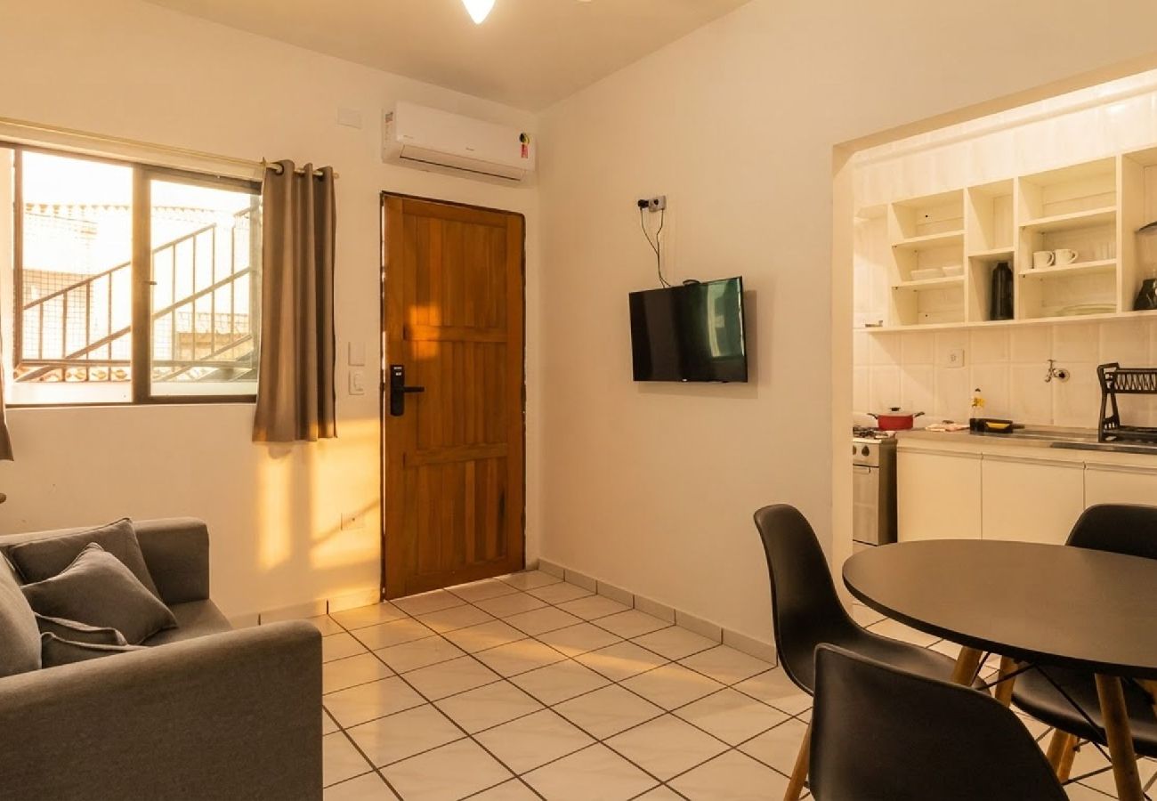 Apartamento em Ubatuba - Apartamento Beira-Mar com Garagem na Praia Grande
