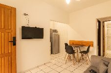 Apartamento em Ubatuba - Apartamento Beira-Mar com Garagem na Praia Grande