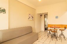 Apartamento em Ubatuba - Apto Pet Friendly Beira-Mar c/ Vaga - Praia Grande