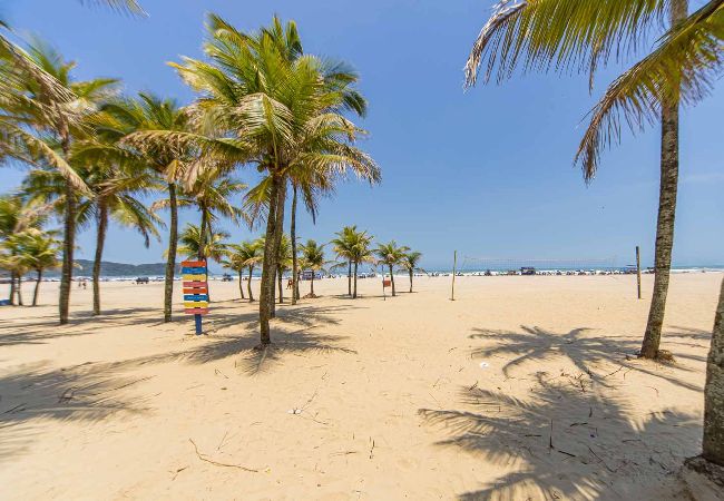 Apartamento em Praia Grande - Apartamento com Garagem a 50 m da Praia Vila Tupi