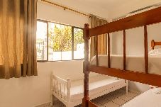 Apartamento em Ubatuba - Apto com Churrasqueira e Garagem na Praia Grande