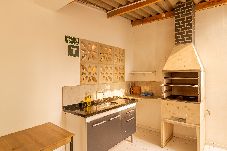 Apartamento em Ubatuba - Apto com 2 quartos e Churrasqueira - Praia Grande