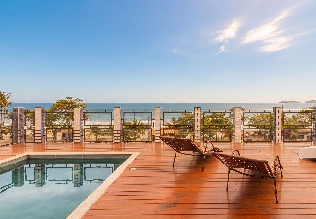 Apartamento em Ubatuba - Cobertura c Piscina e Churrasqueira - Praia Grande