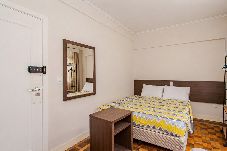 Estúdio em Porto Alegre - Studio Pet Friendly com Ar no Centro Histórico